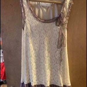 2-tone sleeveless lace dress